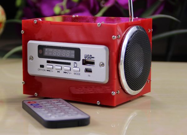 Bluetooth reproduktor s MP3 a rádiem